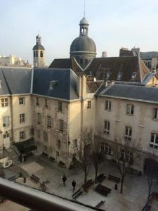 Cour de l'Institut Catholique, EBD, Paris, crédit photo Stéphane Beguier