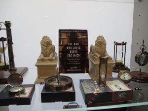 New York Public Library Shop, vitrine